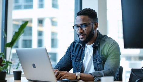 LinkedIn'de Profesyonel İzlenim Yaratma: Profil Optimizasyonu ve Kariyer Gelişme